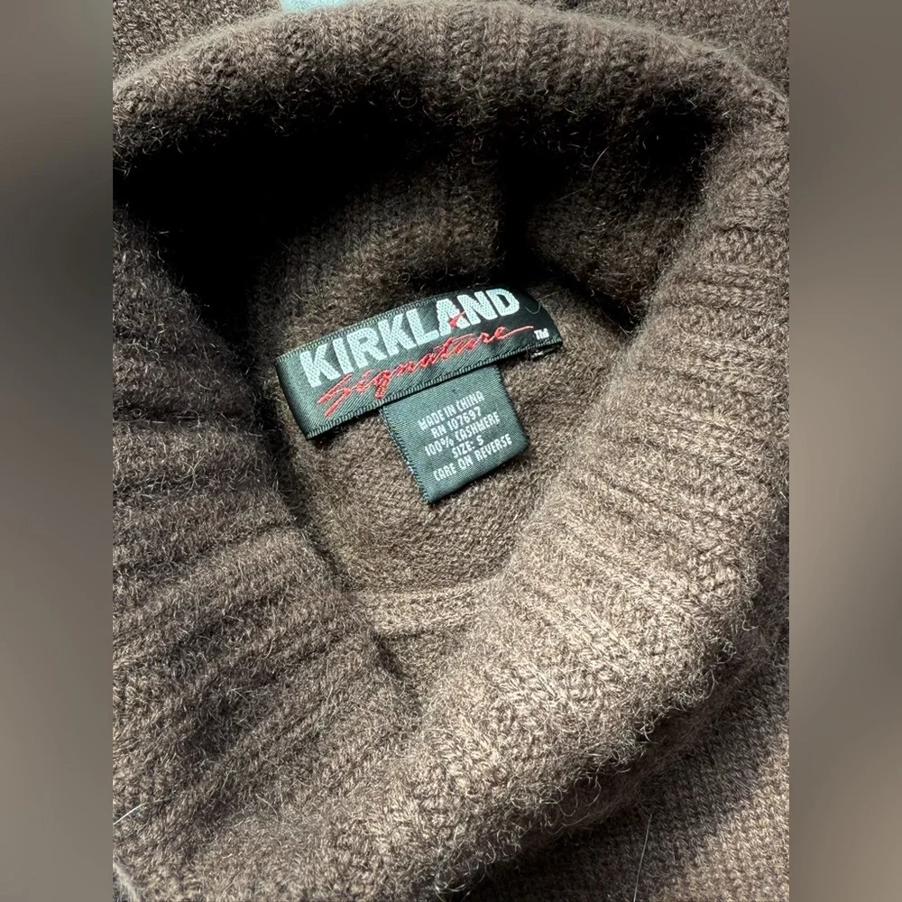 Kirkland Cashmere Chocolate Brown Turtleneck Sweater, S. Thick and Cozy_2